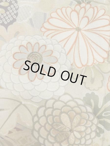 Photo8: M0328F Used Japanese women  Black TOMESODE formal / Silk. Peony, dyed in various black colours  (Grade C) (8)