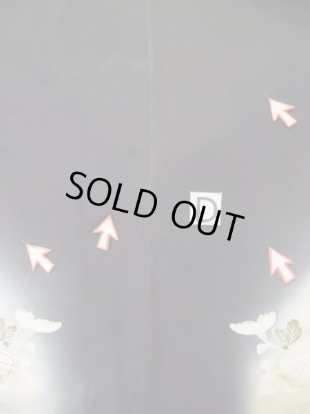 Photo23: M0328F Used Japanese women  Black TOMESODE formal / Silk. Peony, dyed in various black colours  (Grade C) (23)