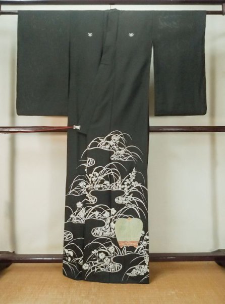 Photo3: M0328H Used Japanese women  Black TOMESODE formal / Silk. Flower, Pattern: fringed pink, insect cage, firefly  (Grade D) (3)