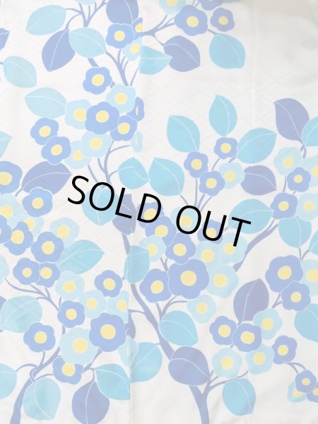 Photo6: M0328J Used Japanese women  White FURISODE long-sleeved / Silk. Flower   (Grade C) (6)