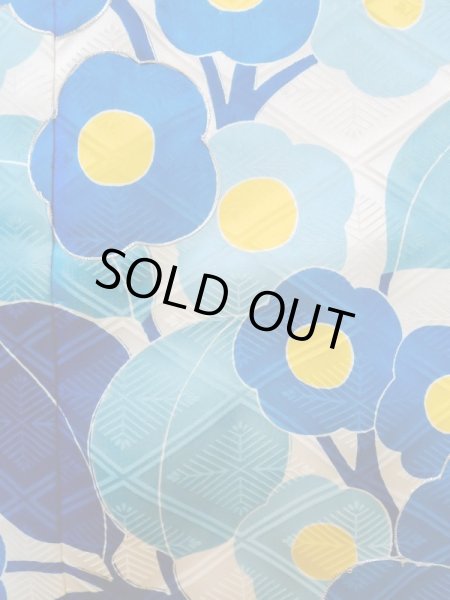 Photo8: M0328J Used Japanese women  White FURISODE long-sleeved / Silk. Flower   (Grade C) (8)