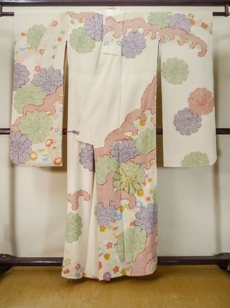 Photo3: M0328K Used Japanese women Pale Beige FURISODE long-sleeved / Silk. Peony,   (Grade C) (3)