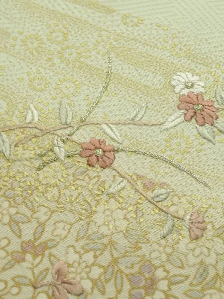 Photo11: M0330I Used Japanese womenPale Light Green HOUMONGI formal / Synthetic. Flower,   (Grade B) (11)