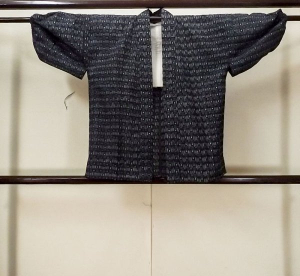 Photo1: M0505S Used Japanese men  Black Kids / Cotton. Abstract pattern,   (Grade B) (1)