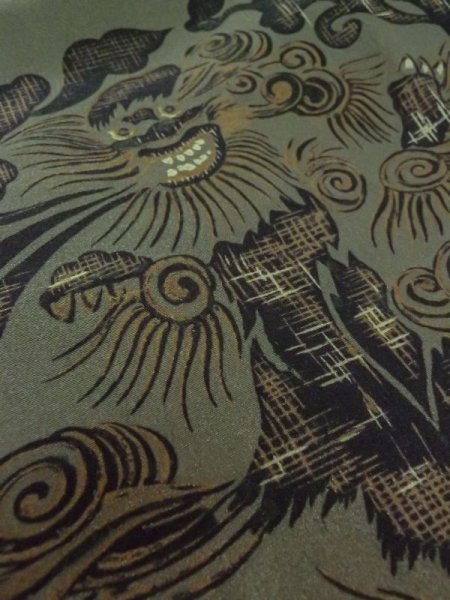 Photo9: M0517E Used Japanese men Grayish Gray Men's Juban / Synthetic. Tiger, The lining has a few soils, stains or turned yellow.  (Grade D) (9)