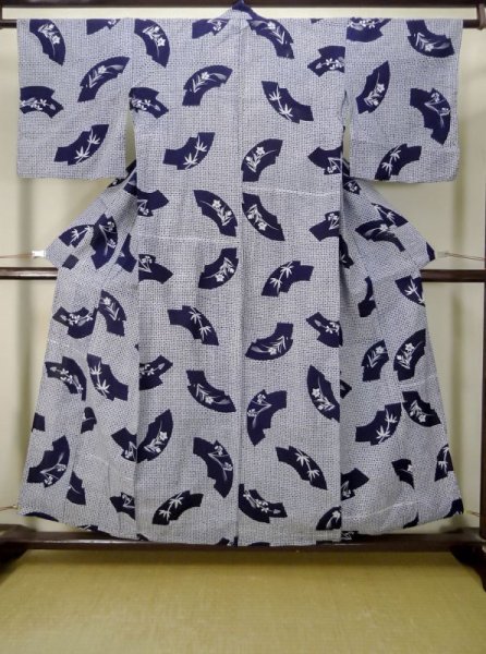 Photo1: M0613J Used Japanese women  Indigo Blue YUKATA summer(made in Japan) / Cotton. Flower,   (Grade B) (1)