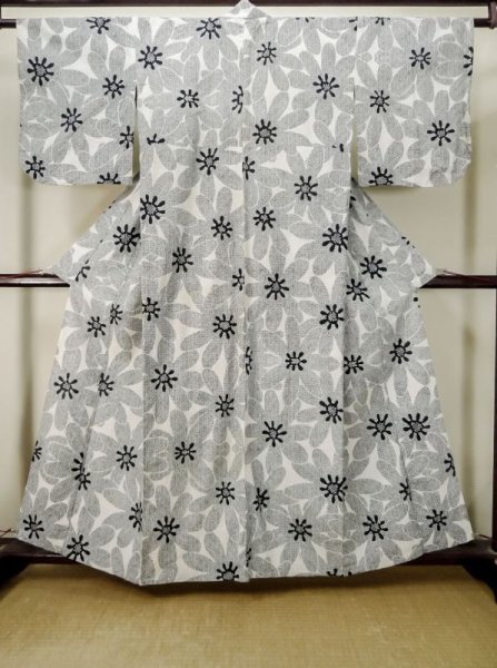 Photo1: M0613S Used Japanese women  Off White YUKATA summer(made in Japan) / Cotton/hemp Flower,   (Grade C) (1)