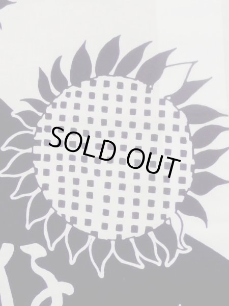 Photo6: M0613V Used Japanese women  White YUKATA summer(made in Japan) / Cotton. Wave, Sunflower, Japanese charactors  (Grade C) (6)