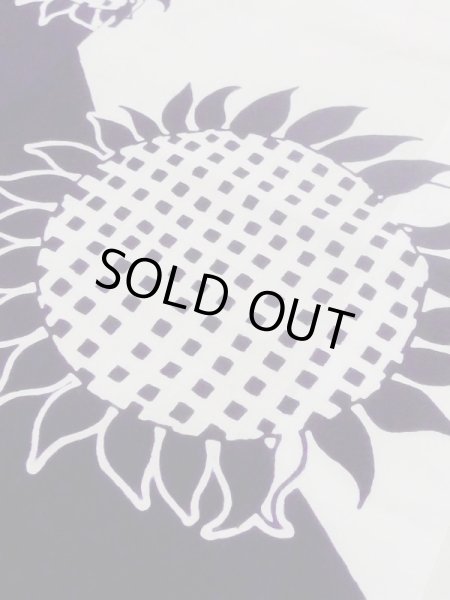 Photo8: M0613V Used Japanese women  White YUKATA summer(made in Japan) / Cotton. Wave, Sunflower, Japanese charactors  (Grade C) (8)