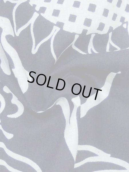 Photo12: M0613V Used Japanese women  White YUKATA summer(made in Japan) / Cotton. Wave, Sunflower, Japanese charactors  (Grade C) (12)