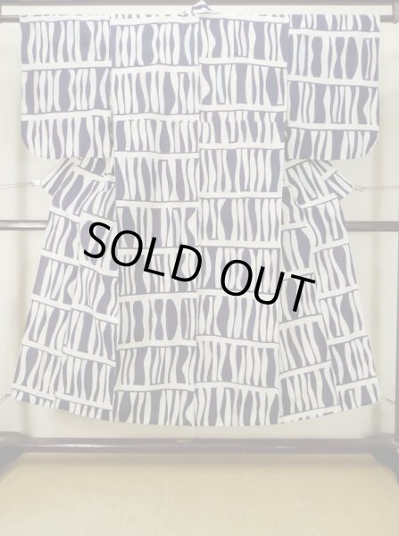 Photo1: M0613Y Used Japanese women  Off White YUKATA summer(made in Japan) / Cotton/hemp Stripes,   (Grade C) (1)