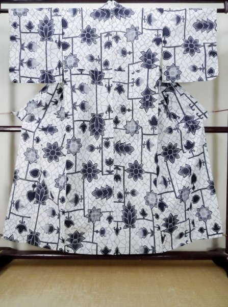 Photo1: M0613Z Used Japanese women  White YUKATA summer(made in Japan) / Cotton/hemp Flower,   (Grade C) (1)