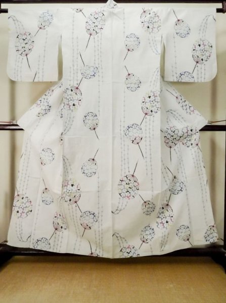 Photo1: M0614A Used Japanese women  White YUKATA summer(made in Japan) / Cotton/hemp SAKURA cherry blossom, paper fan pattern  (Grade C) (1)