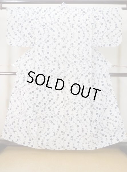 Photo1: M0620A Used Japanese men  Off White woWomen's Yukata / Cotton. Flower,   (Grade C) (1)