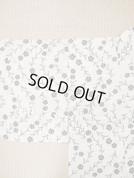 Photo16: M0620A Used Japanese men  Off White woWomen's Yukata / Cotton. Flower,   (Grade C) (16)