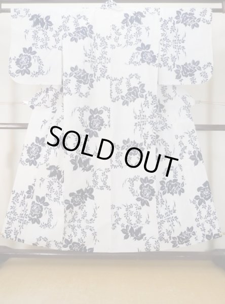 Photo1: M0620B Used Japanese men  Off White Women's Yukata / Linen. Flower,   (Grade C) (1)