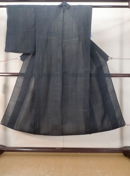 Photo1: M0620M Used Japanese men Dark Black Men's Yukata / Linen. Stripes The right side sleeve is missing.  (Grade D) (1)