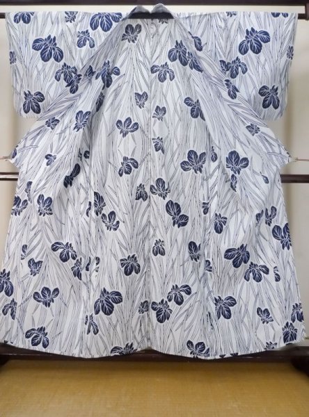 Photo2: M0620P Used Japanese men  White Women's Yukata / Cotton. Iris   (Grade C) (2)