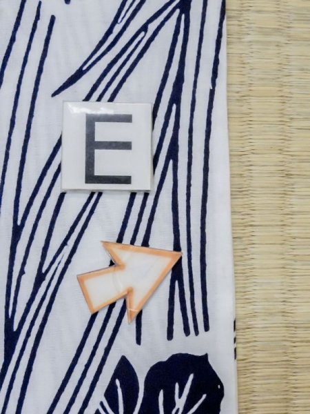 Photo18: M0620P Used Japanese men  White Women's Yukata / Cotton. Iris   (Grade C) (18)