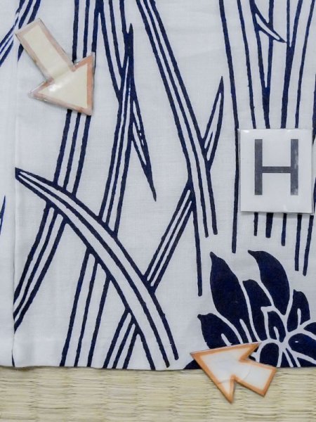 Photo21: M0620P Used Japanese men  White Women's Yukata / Cotton. Iris   (Grade C) (21)