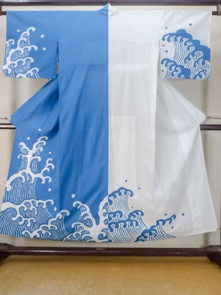 Photo1: M0620R Used Japanese women  White YUKATA summer(made in Japan) / Cotton. Wave   (Grade C) (1)
