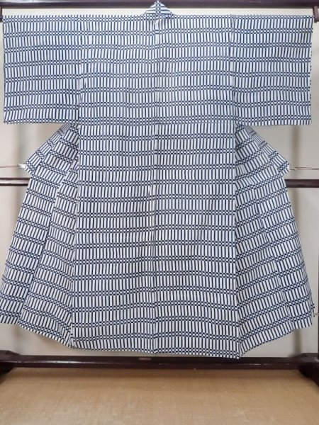Photo1: M0620T Used Japanese men  White Women's Yukata / Cotton/hemp Abstract pattern   (Grade C) (1)