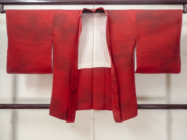 Photo1: M0627A Used Japanese women  Red HAORI short jacket / Silk. Gradation, Mixture of synthetic fibers and patching in the lining.  (Grade B) (1)