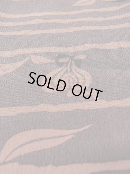 Photo9: M0627G Used Japanese women  Brown HAORI short jacket / Silk. Flower,   (Grade B) (9)