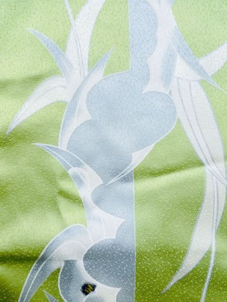 Photo4: Mint M0720D Used Japanese women Shiny Yellowish Green KOMON dyed / Silk. Flower,   (Grade A) (4)