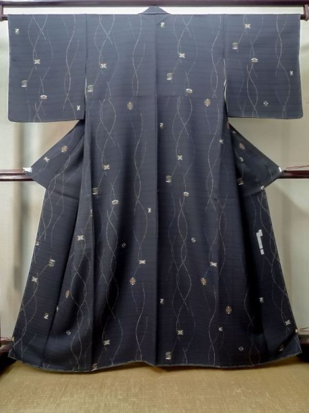 Photo1: M0720I Used Japanese women  Black KOMON dyed / Silk. Geometrical pattern,   (Grade A+) (1)