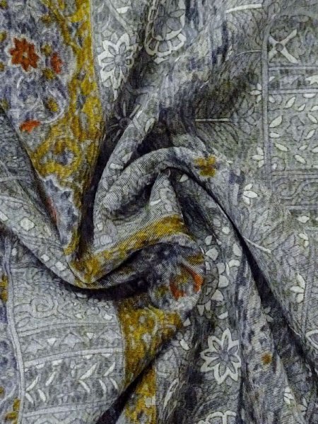 Photo12: M0720Q Used Japanese women  Gray KOMON dyed / Silk. Flower,   (Grade B) (12)