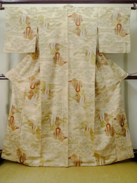 Photo1: Mint M0728H Used Japanese women  Beige KOMON dyed / Silk. Peony, Kabuki motif  (Grade A) (1)