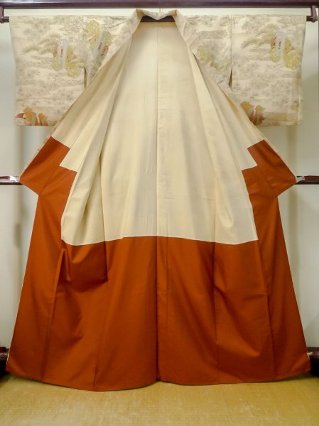 Photo2: Mint M0728H Used Japanese women  Beige KOMON dyed / Silk. Peony, Kabuki motif  (Grade A) (2)