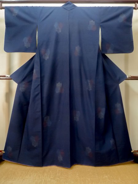 Photo1: Mint M0729B Used Japanese women  Indigo Blue TSUMUGI pongee / Silk. Abstract pattern   (Grade A) (1)