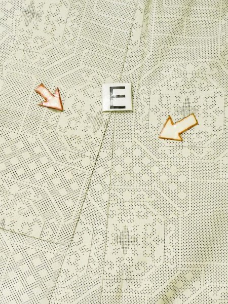 Photo18: M0808B Vintage Japanese women   Ivory OSHIMA-TSUMUGI / Silk. Quadrangle,   (Grade C) (18)