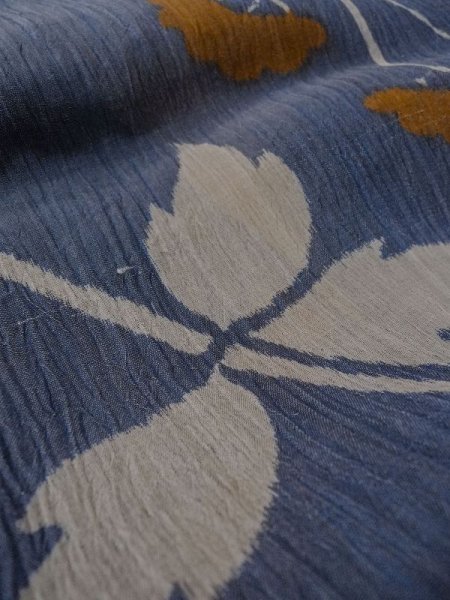 Photo9: M0808W Vintage Japanese women   Navy Blue OJIYACHIJIMI / Linen. Flower, Stains and other damages all over.  (Grade D) (9)