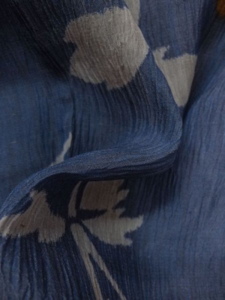 Photo12: M0808W Vintage Japanese women   Navy Blue OJIYACHIJIMI / Linen. Flower, Stains and other damages all over.  (Grade D) (12)