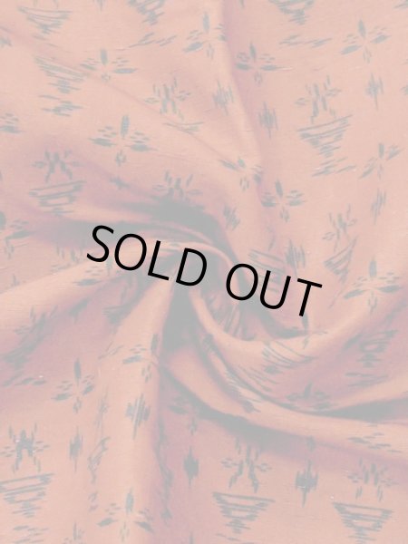 Photo9: M0829C Vintage Japanese women   Vermilion MICHIYUKI outer coat / Silk. Abstract pattern   (Grade C) (9)