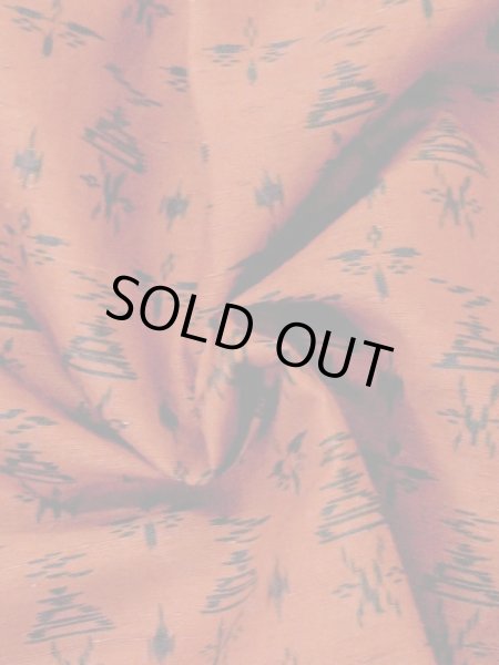 Photo10: M0829C Vintage Japanese women   Vermilion MICHIYUKI outer coat / Silk. Abstract pattern   (Grade C) (10)