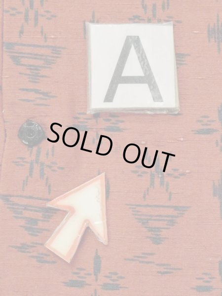 Photo12: M0829C Vintage Japanese women   Vermilion MICHIYUKI outer coat / Silk. Abstract pattern   (Grade C) (12)