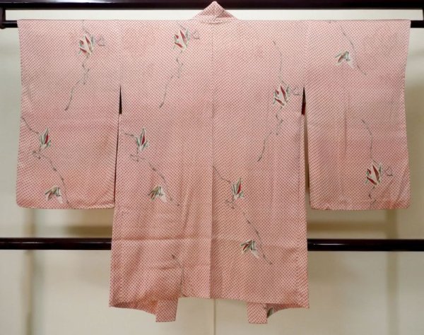 Photo2: M0907C Antique Japanese women Pale Light Coral HAORI short jacket / Silk. Abstract pattern Paper crane pattern  (Grade C) (2)