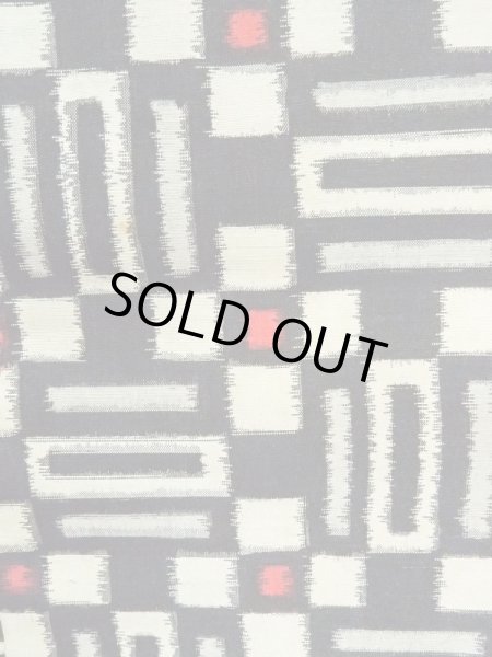 Photo6: M0907U Antique Japanese women   Black HAORI short jacket / Silk. Geometrical pattern,   (Grade C) (6)