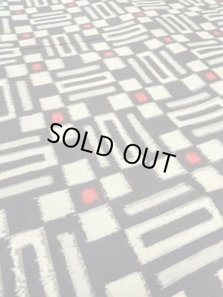 Photo8: M0907U Antique Japanese women   Black HAORI short jacket / Silk. Geometrical pattern,   (Grade C) (8)