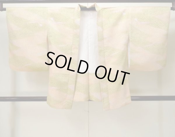 Photo1: M0907Y Vintage Japanese women Light Yellowish Pink HAORI short jacket / Synthetic. Flower,   (Grade A) (1)