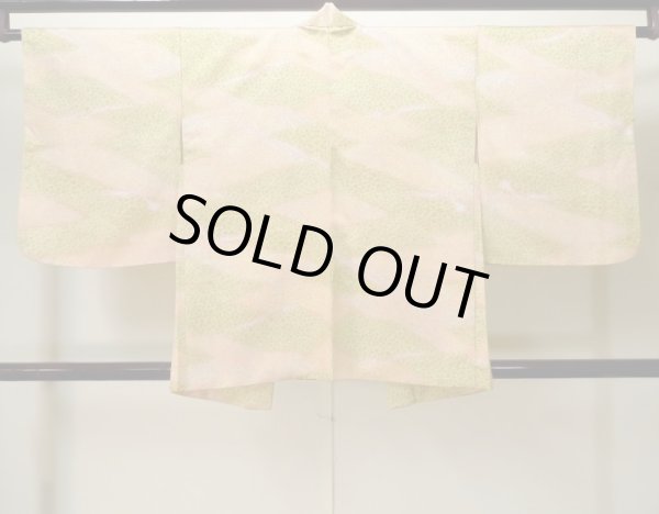 Photo2: M0907Y Vintage Japanese women Light Yellowish Pink HAORI short jacket / Synthetic. Flower,   (Grade A) (2)