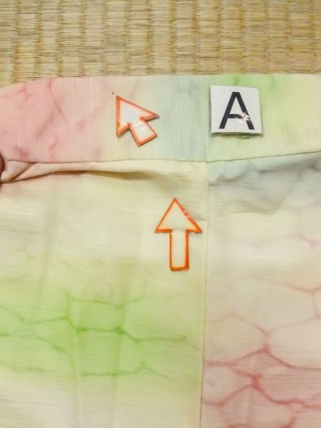 Photo15: M0908D Vintage Japanese women  Pale Pink HAORI short jacket / Synthetic. Abstract pattern   (Grade D) (15)