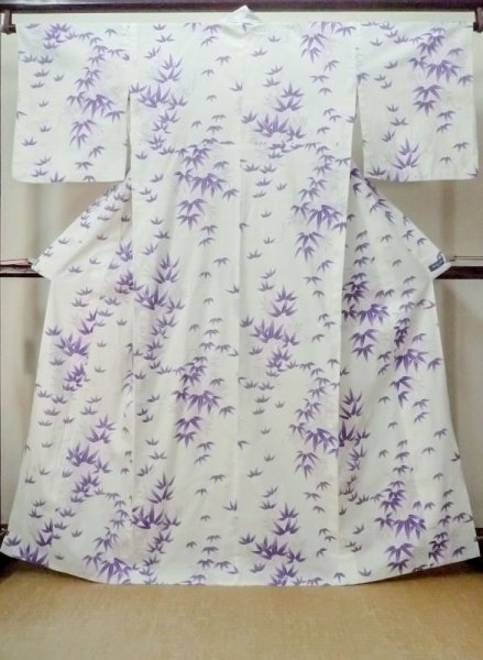Photo1: M0914L Used Japanese women   White YUKATA summer(made in Other than Japan) / Cotton. Flower,   (Grade C) (1)