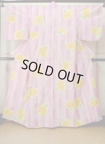 Photo1: M0914T Used Japanese women   Pink YUKATA summer(made in Other than Japan) / Cotton.  Hibiscus pattern, Base woven pattern: Heart pattern  (Grade B) (1)