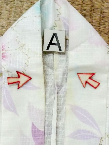 Photo14: M0914U Used Japanese women   Off White YUKATA summer(made in Other than Japan) / Cotton. SAKURA cherry blossom, Goldfish pattern  (Grade C) (14)