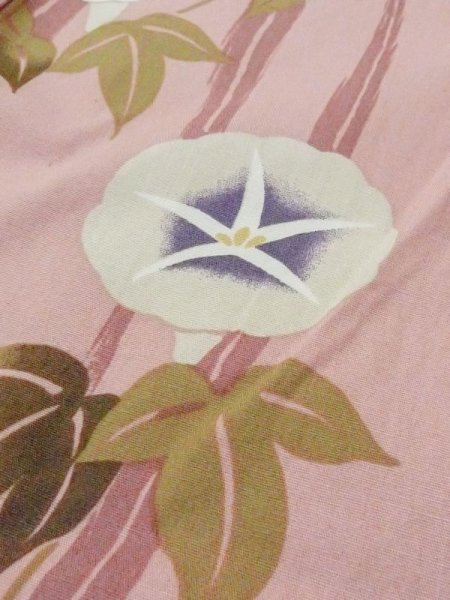 Photo7: M0915A Used Japanese women Light Grayish Coral YUKATA summer(made in Other than Japan) / Cotton. Line, Morning glory pattern  (Grade C) (7)